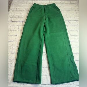 Aerie Green Fleece Sweat Pants. Has Pockets. Size Small.